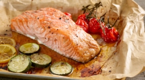 Low Carb Lachs mit Ofengemüse