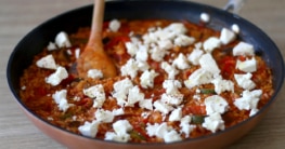 Tomaten-Zucchini-Pfanne mit Feta