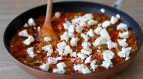 Tomaten-Zucchini-Pfanne mit Feta