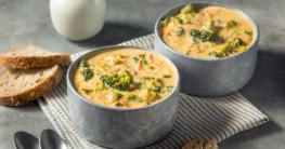 Brokkoli Cheddar Suppe