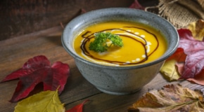 Kürbiscremesuppe mit Kokosmilch